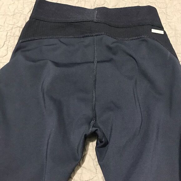 Alana black leggings size XS…S102 - Picture 9 of 10